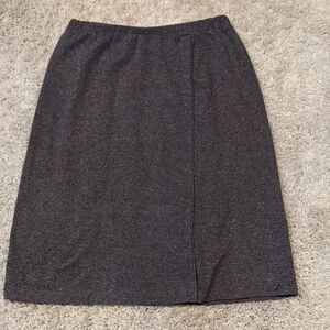 L.L. Bean Traveler Gray Knit Skirt Petite Medium Jersey Material Soft